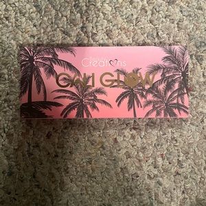 Cali glow highlighter pallete